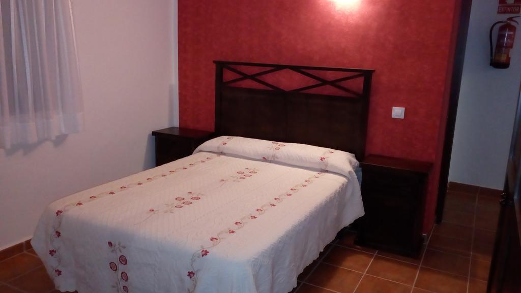Apartamentos Rurales Casas De Los Maestros Talarrubias ภายนอก รูปภาพ