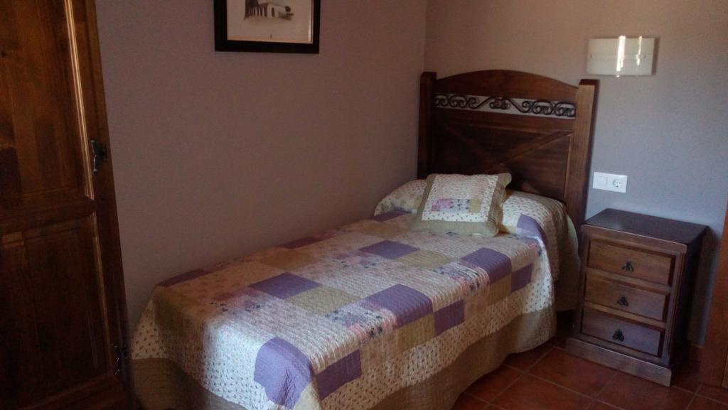 Apartamentos Rurales Casas De Los Maestros Talarrubias ภายนอก รูปภาพ
