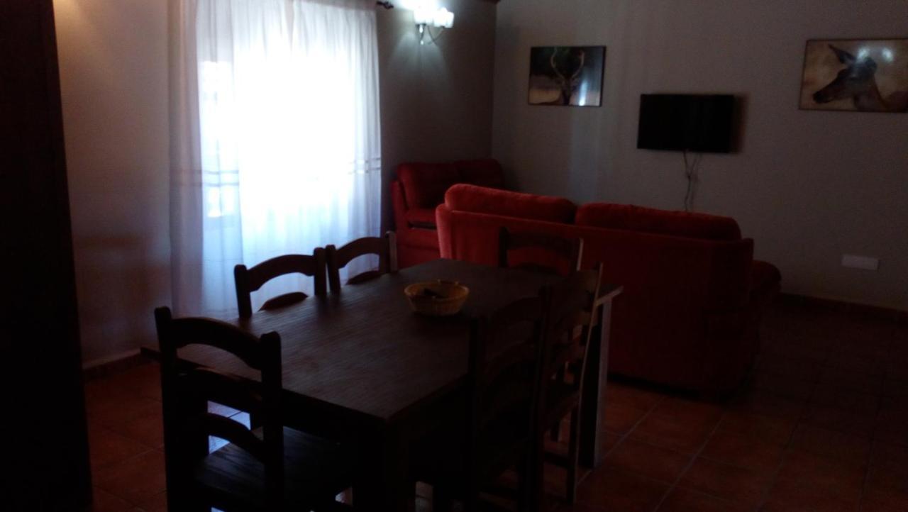 Apartamentos Rurales Casas De Los Maestros Talarrubias ภายนอก รูปภาพ